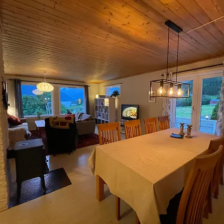 Spacious House With A View * Lauvstad