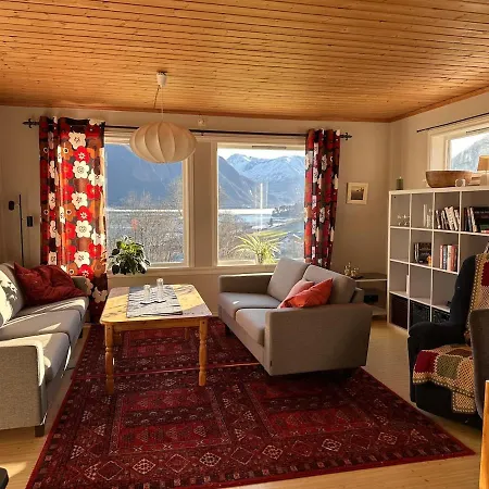 Spacious House With Fjordview *