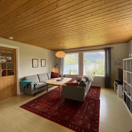 Spacious House With Fjordview Ferienhaus *