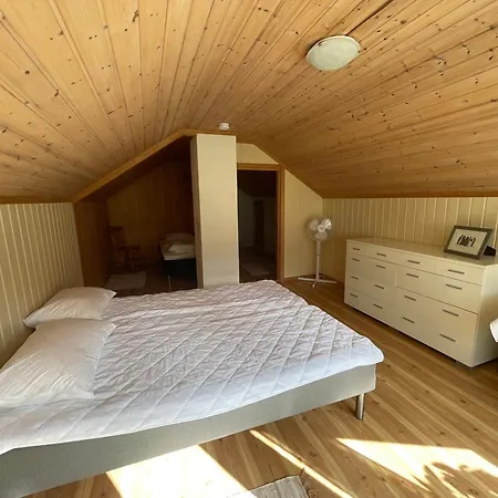 Spacious House With Fjordview 펜션 Lauvstad