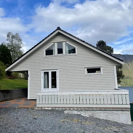 펜션 Spacious House With Fjordview