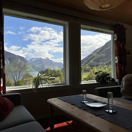 Spacious House With Fjordview 別荘 *