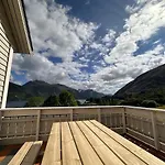 Spacious House With Fjordview * Lauvstad